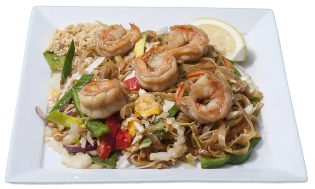 Wok meny 5: Serveras med wokade risnudlar, jätteräkor, grönsaker, krossade jordnötter och ägg. Thaimat Botkyrka, Thaimat Huddinge, Thaimat Slagsta, Thaimat Strängnäs, Thaimat Flemmingsberg.